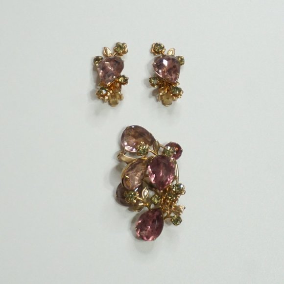 2/$30 - Vintage Gold Amethyst Brooch - Picture 4 of 4